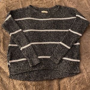 Hollister stripped knitted sweater